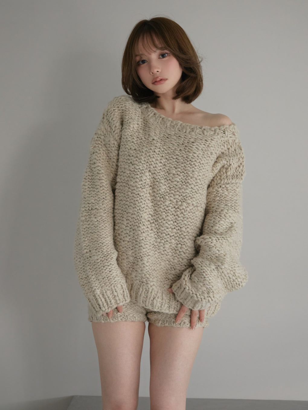 Fluffy handknit set up