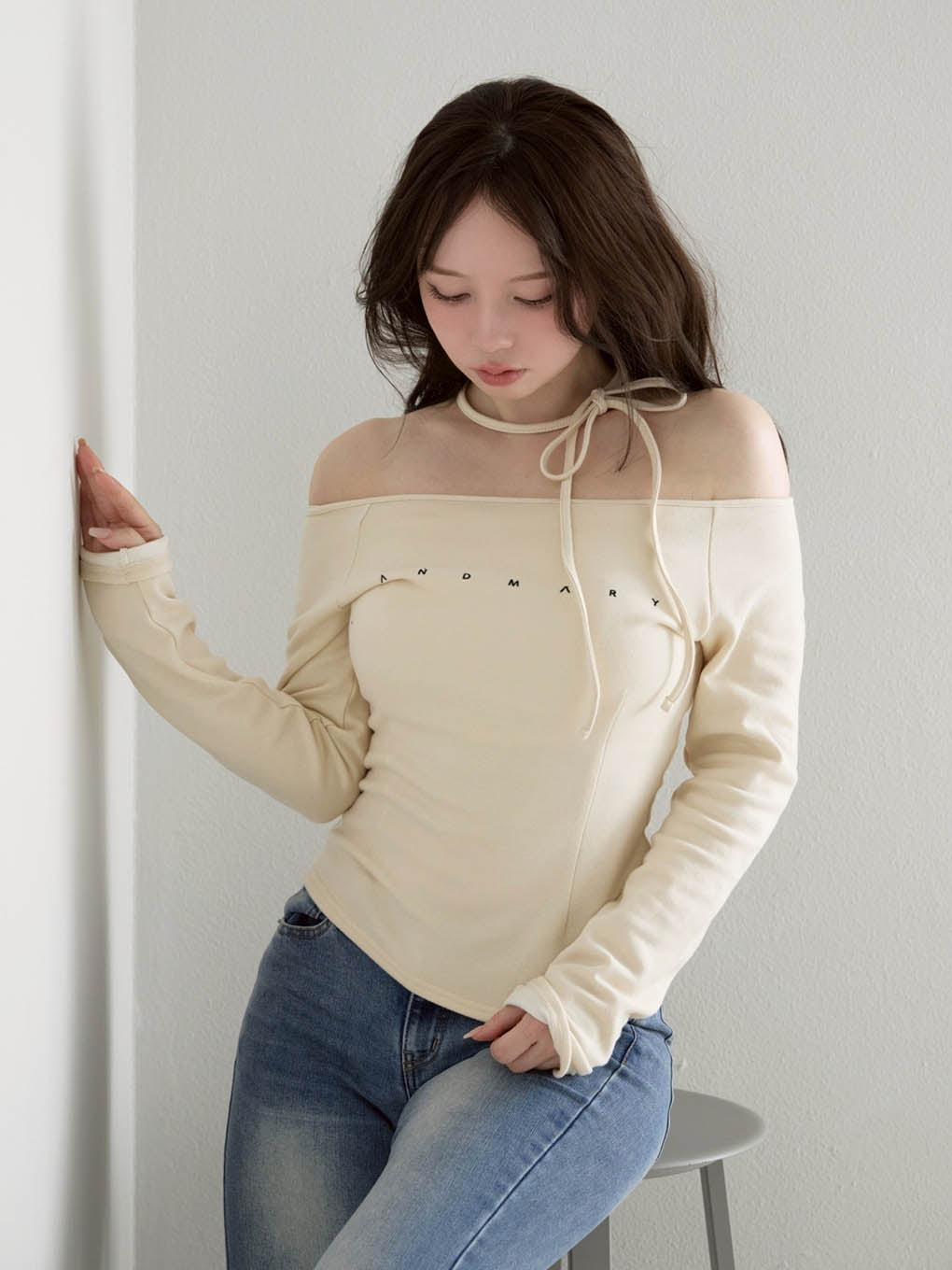 Mary logo choker tops