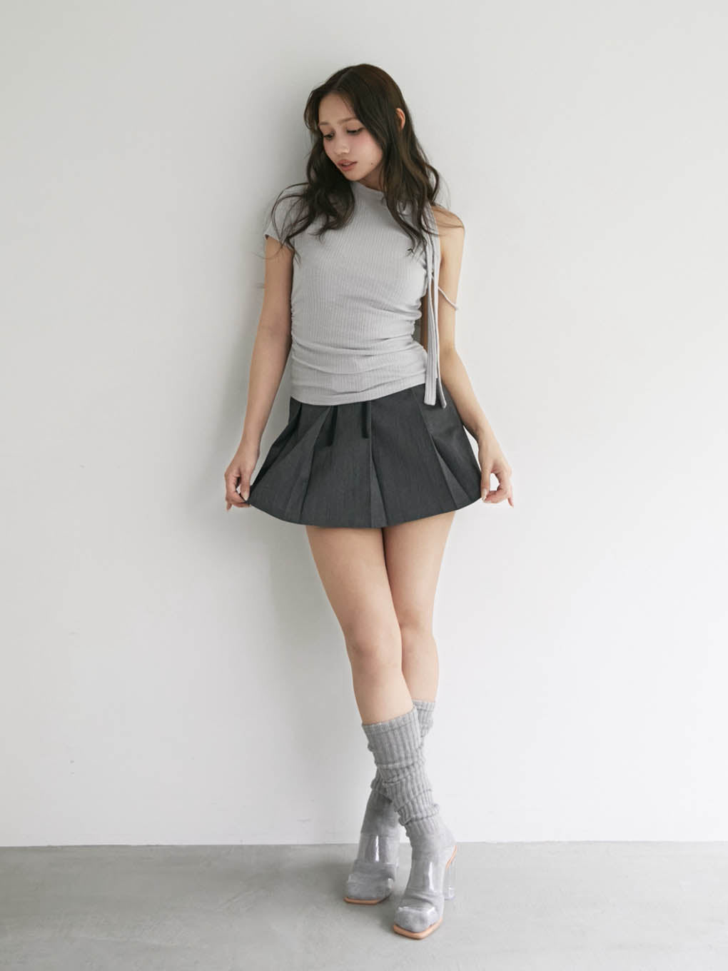 Rain pleats mini skirt