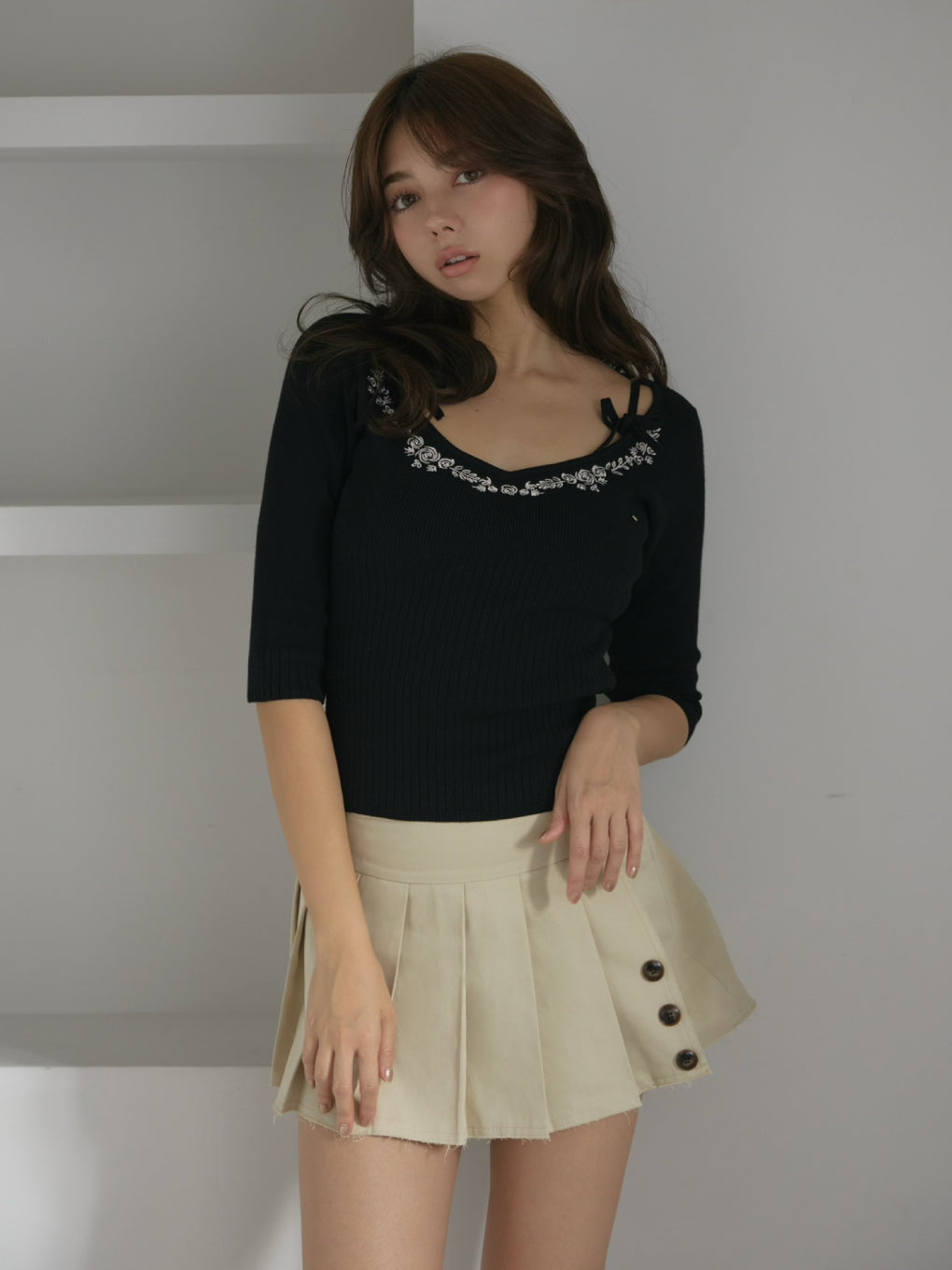 Bella embroidery set tops