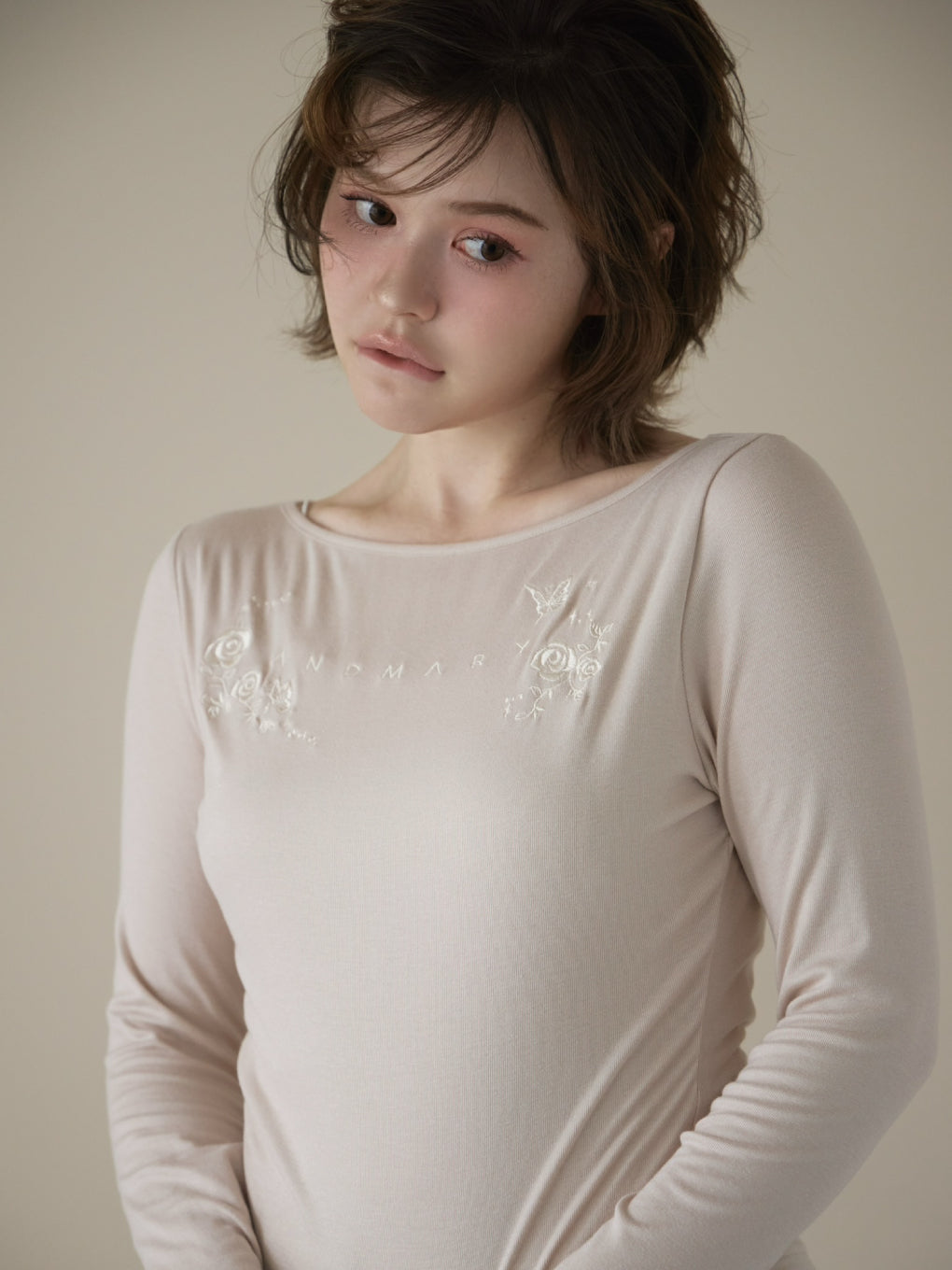 Mary embroidery tops