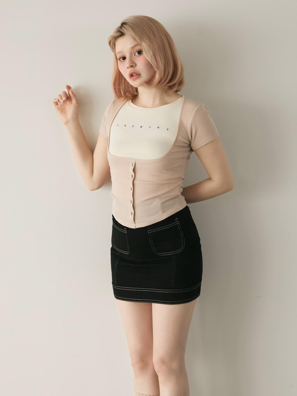 Back ribbon mini skirt