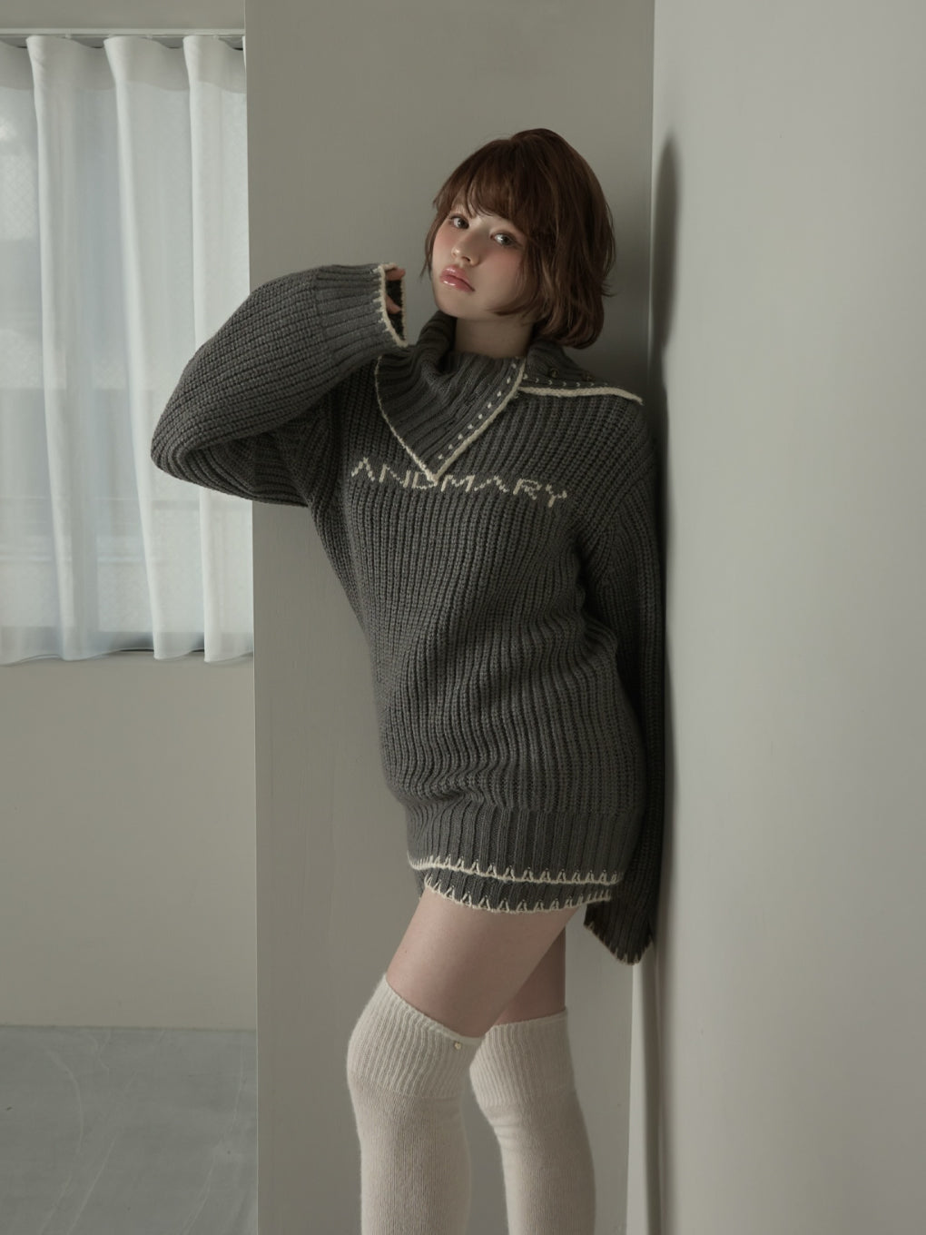 Mary logo loose set up