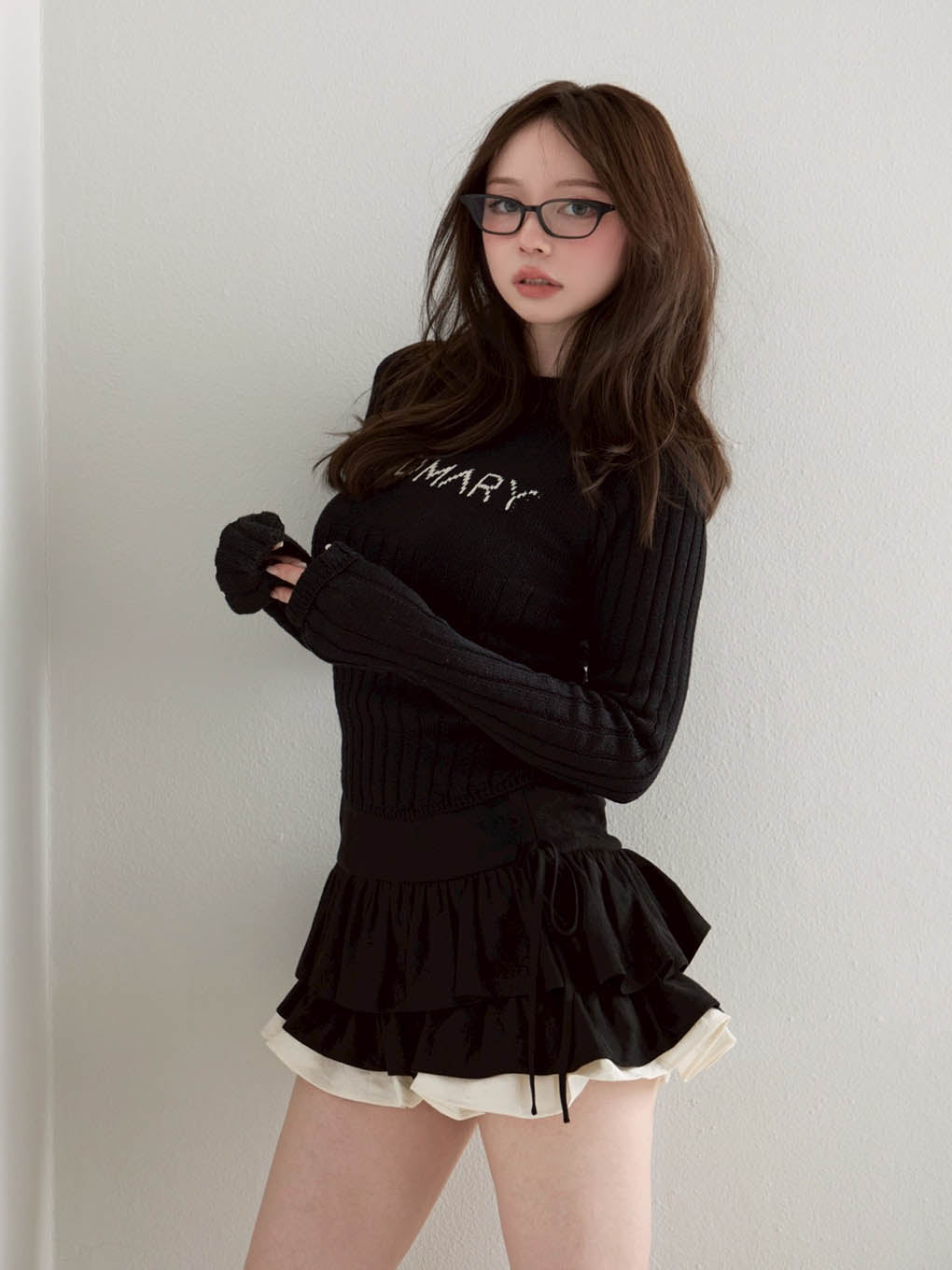 Mary logo knit tops