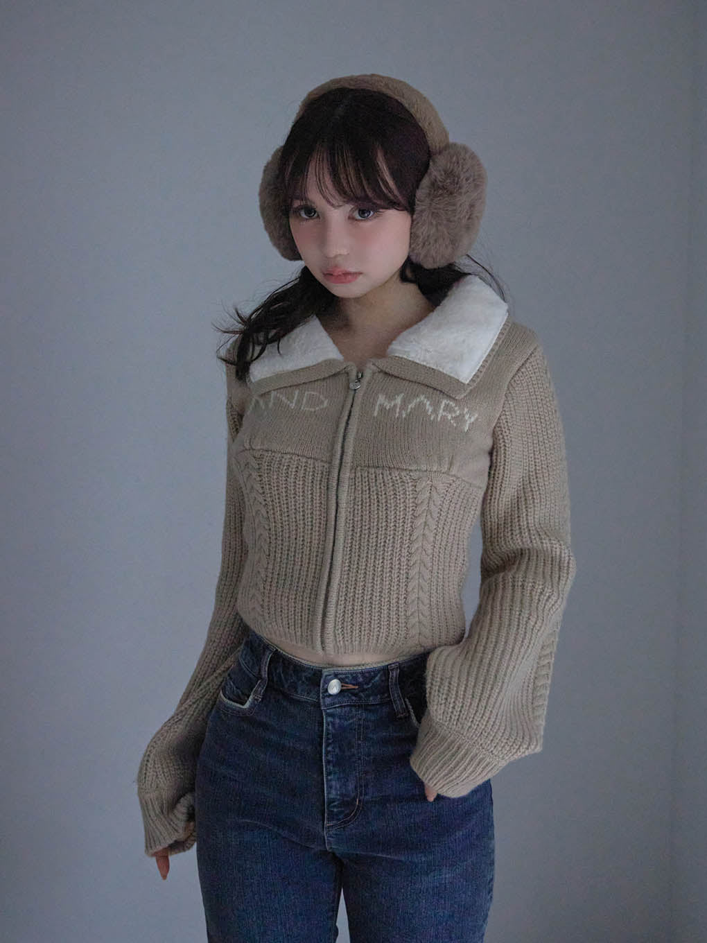 Mary logo zip tops