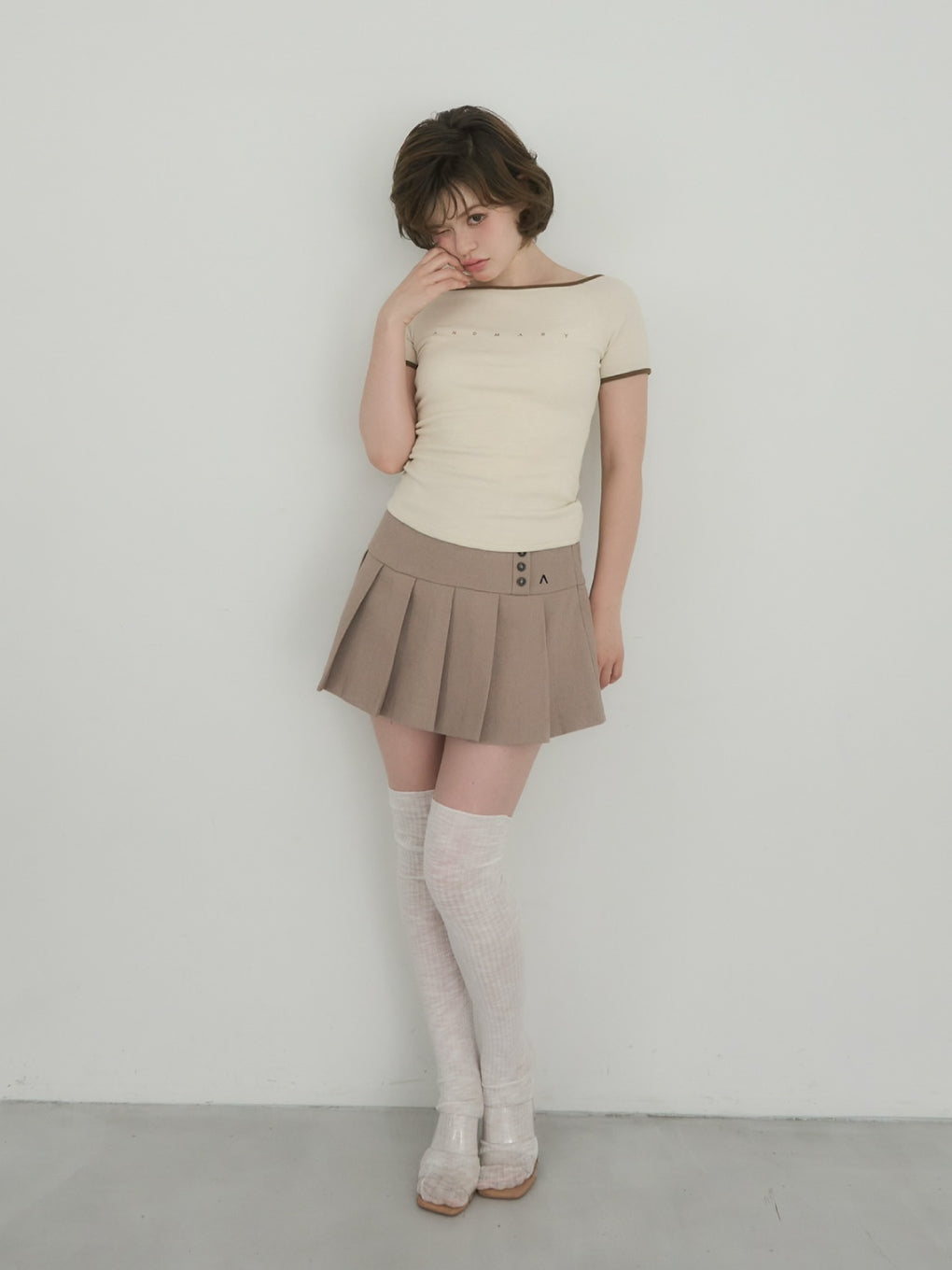 Mary logo piping tops