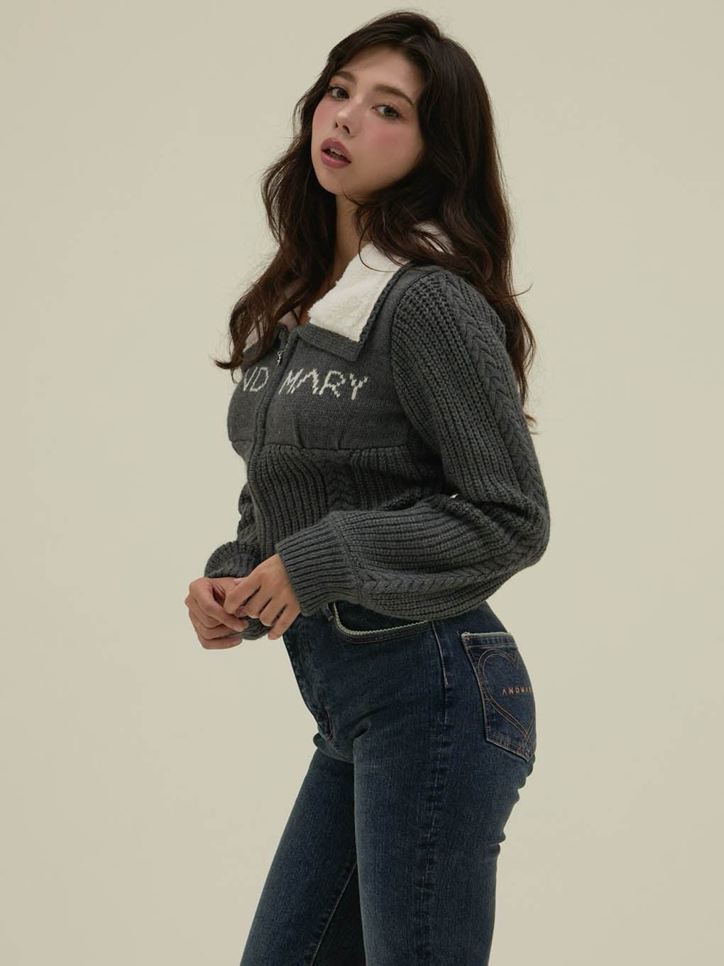Mary logo zip tops
