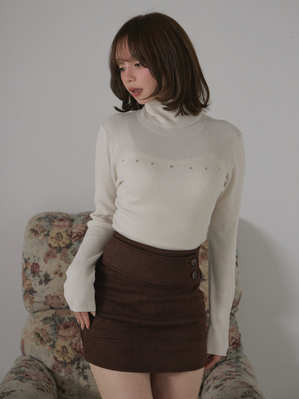 Raka suede belt skirt