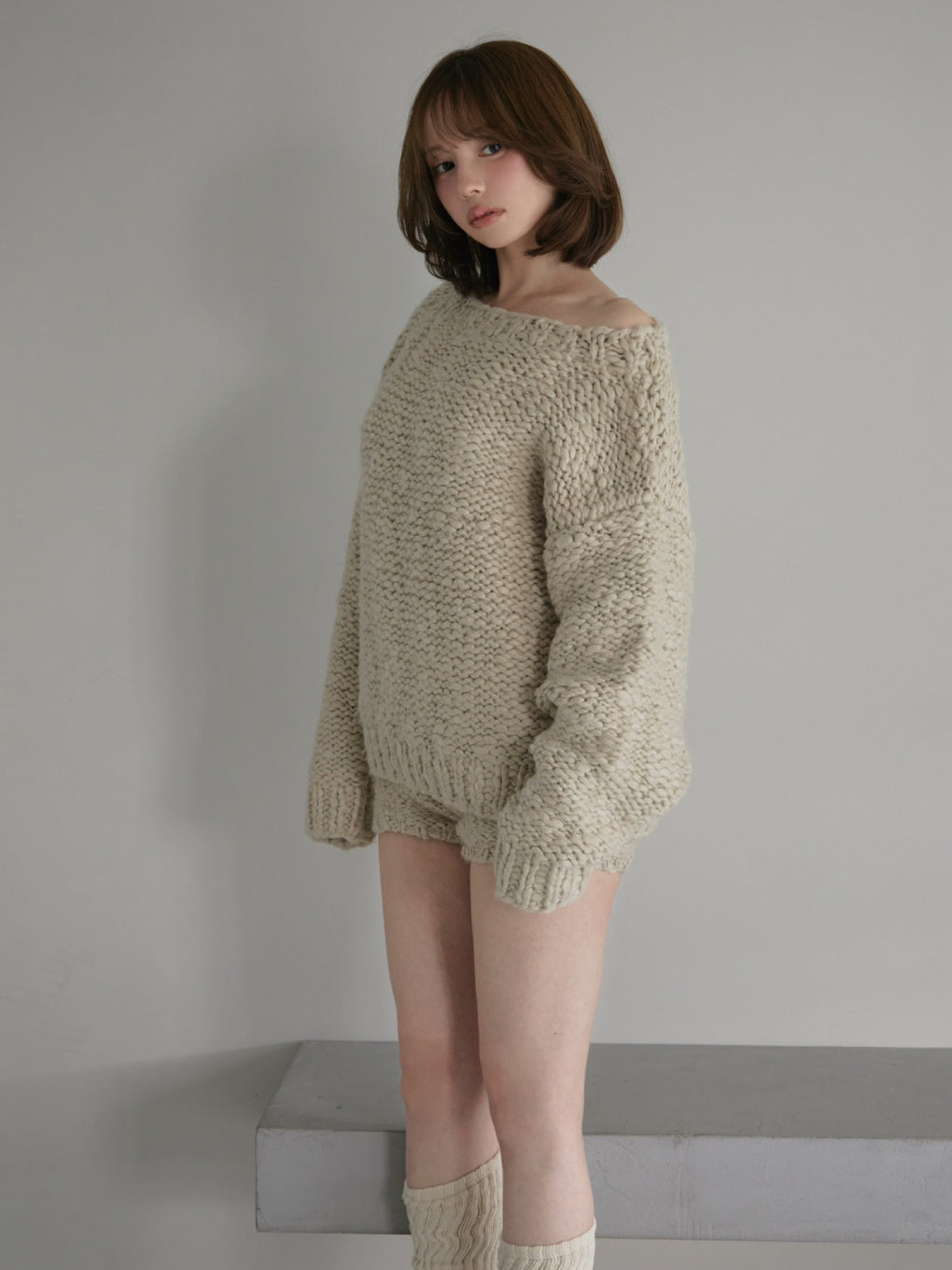 Fluffy handknit set up