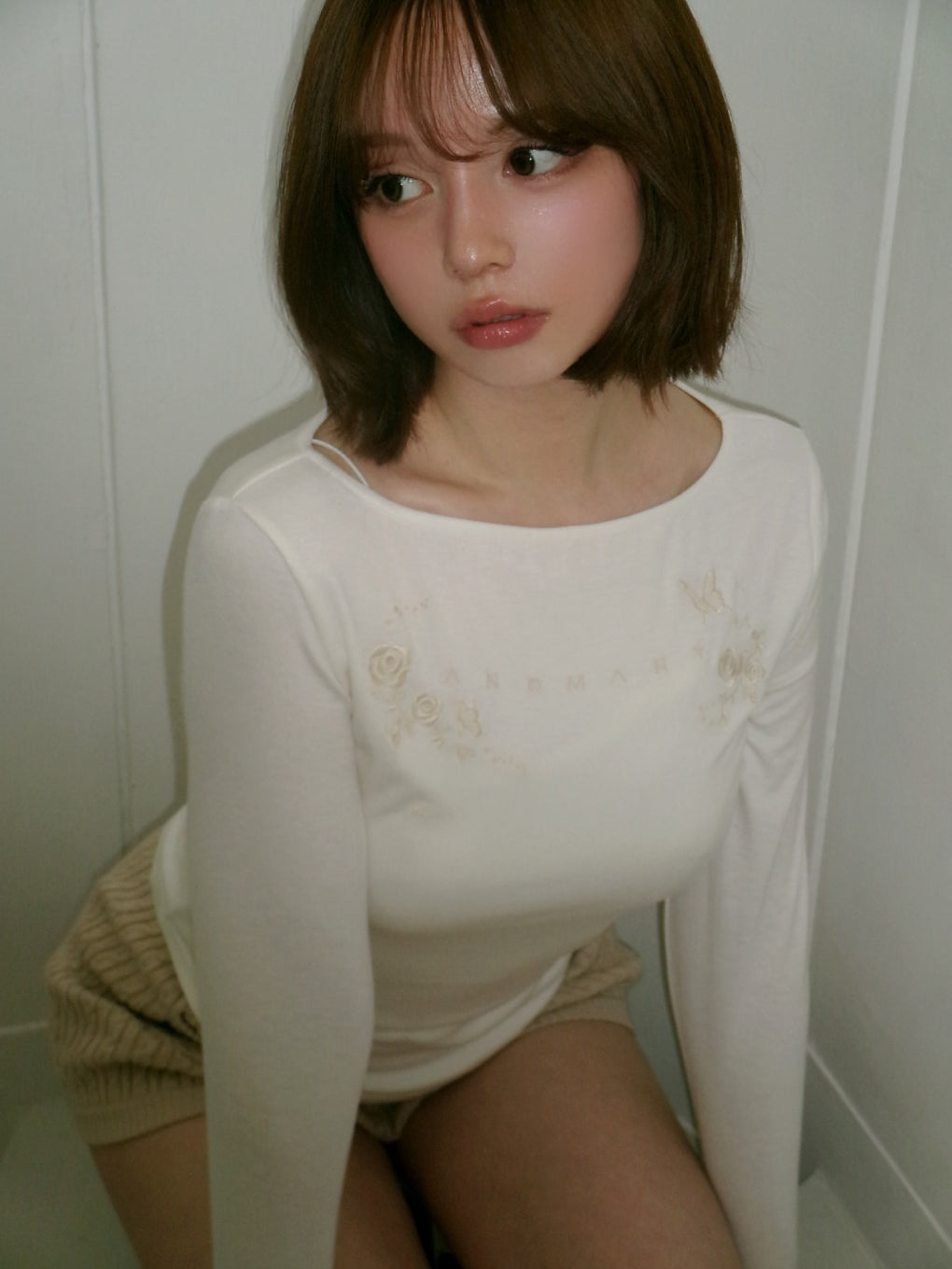 Mary embroidery tops
