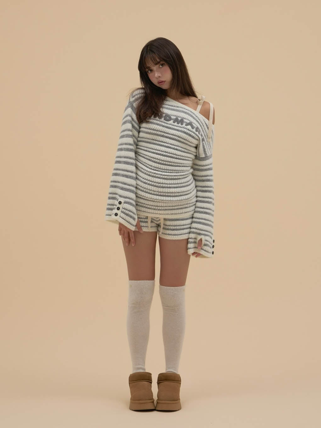 Connie one shoulder set up