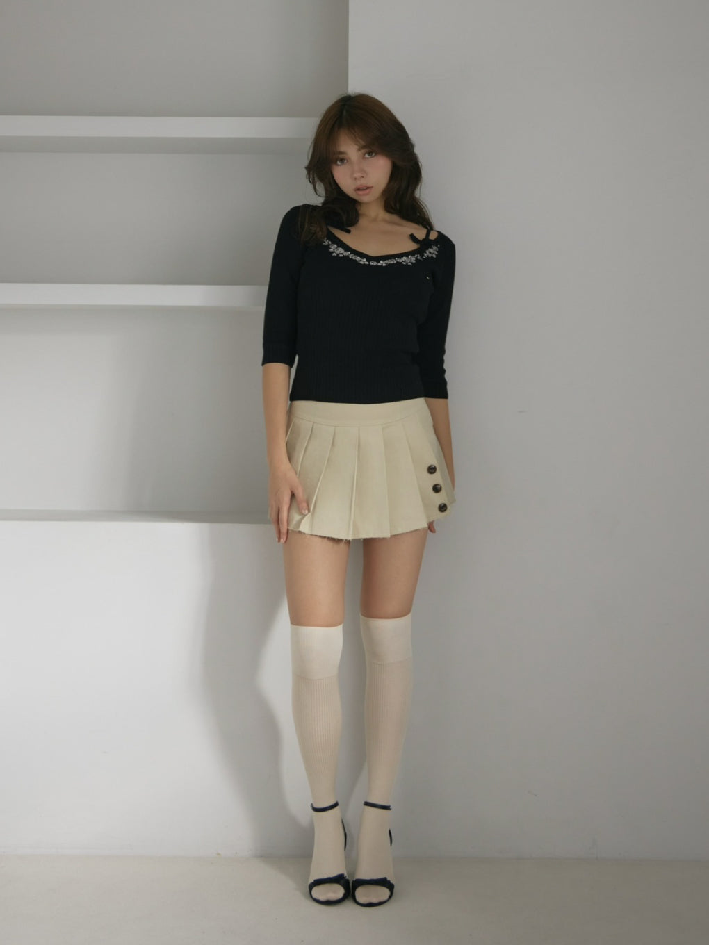 Bella embroidery set tops