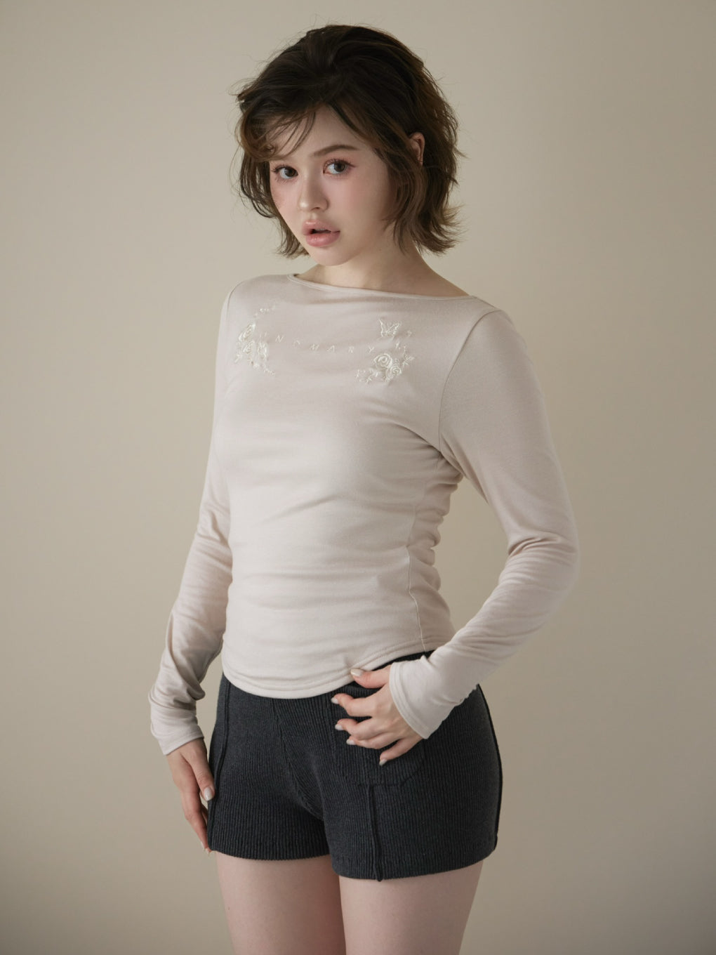 Mary embroidery tops