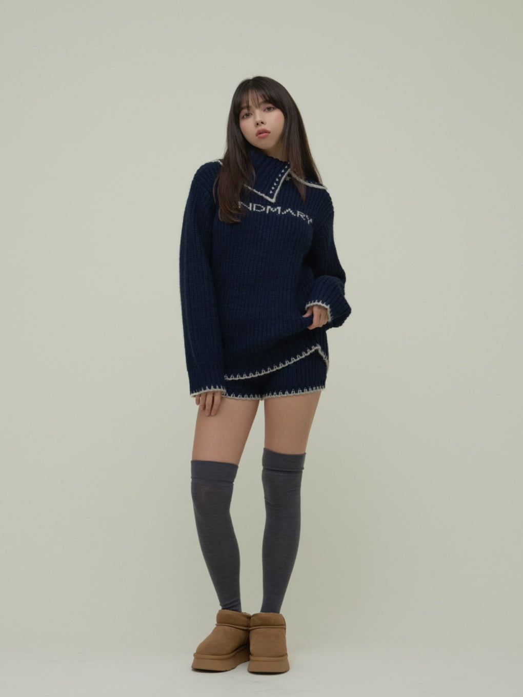 Mary logo loose set up